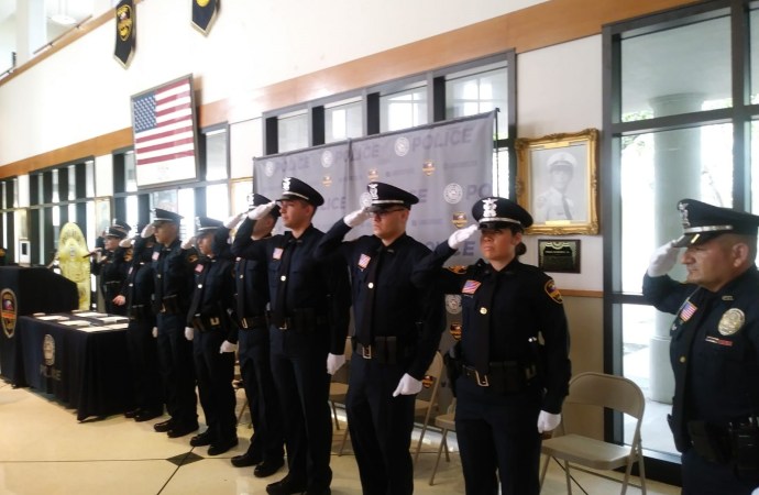 Policía de Laredo anuncia a hispanos que no tengan temor para denunciar delitos; no serían deportados