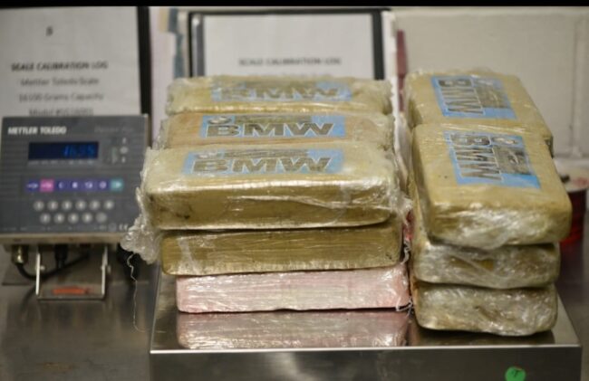 Detienen a dos mexicanos en el puente 2 con carga de cocaina