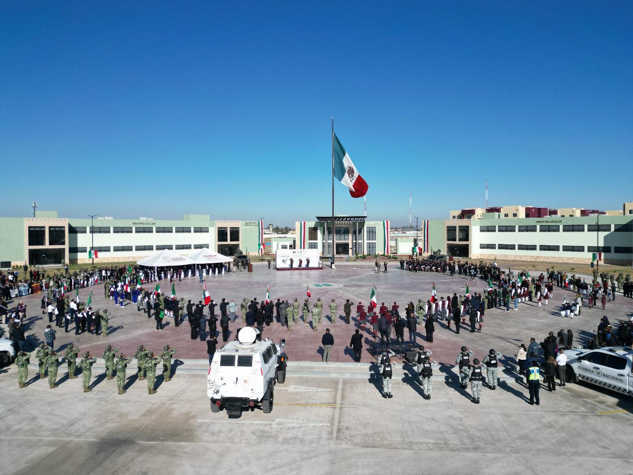 Encabeza alcaldesa celebración del Día de la Bandera