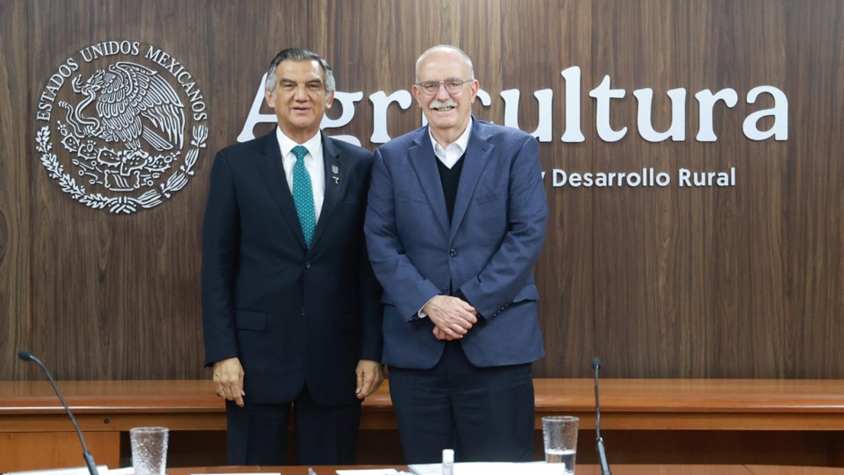 Busca Américo apoyos para la agricultura y los productores de la entidad