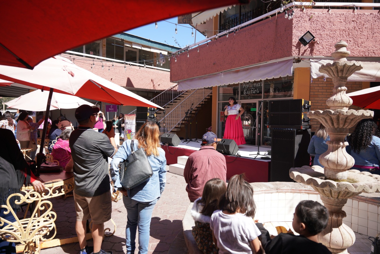 Conmemoran Día Internacional de la Mujer con segundo encuentro binacional de artistas y creadoras