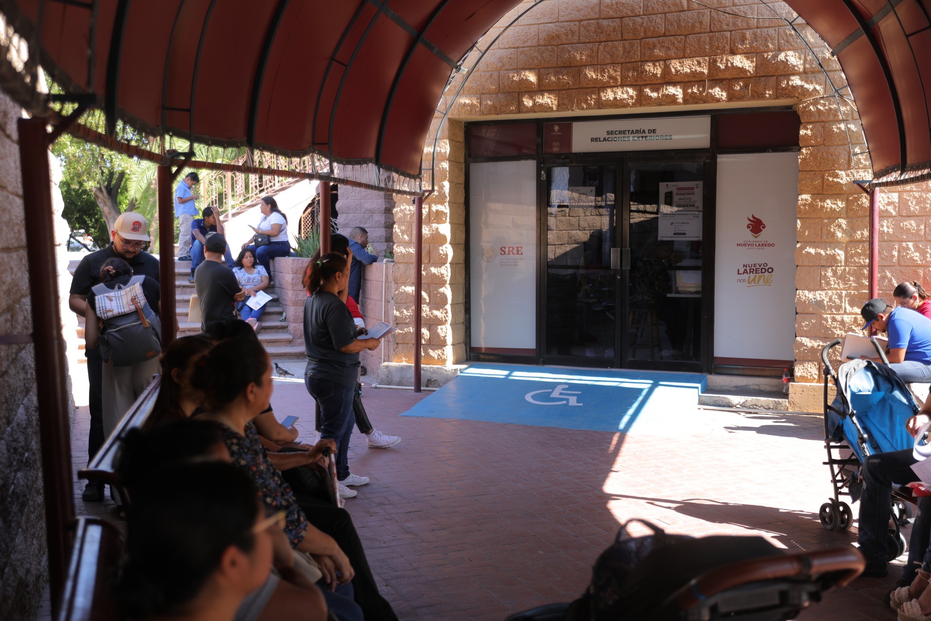 Simplifican trámite de pasaporte en oficina municipal de enlace