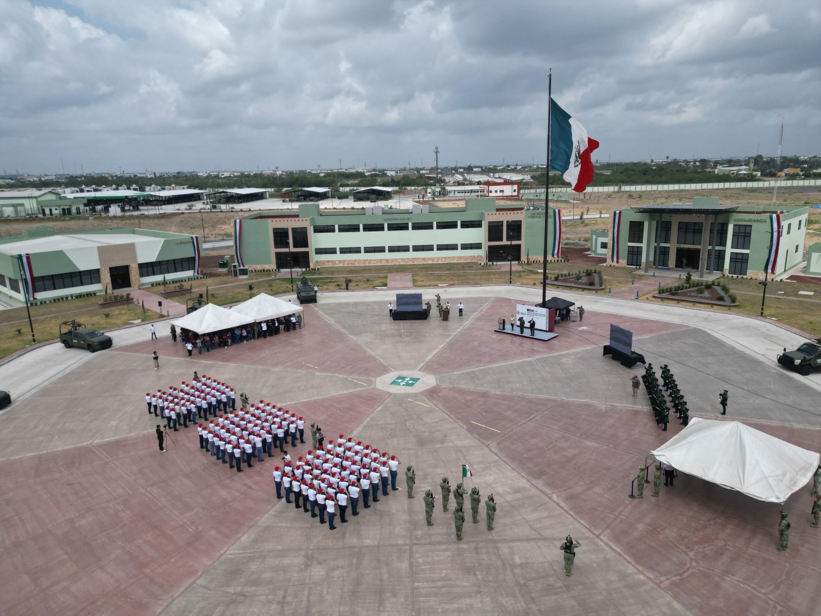 Conscriptos del SMN participan en ceremonia de protesta a la Bandera Nacional