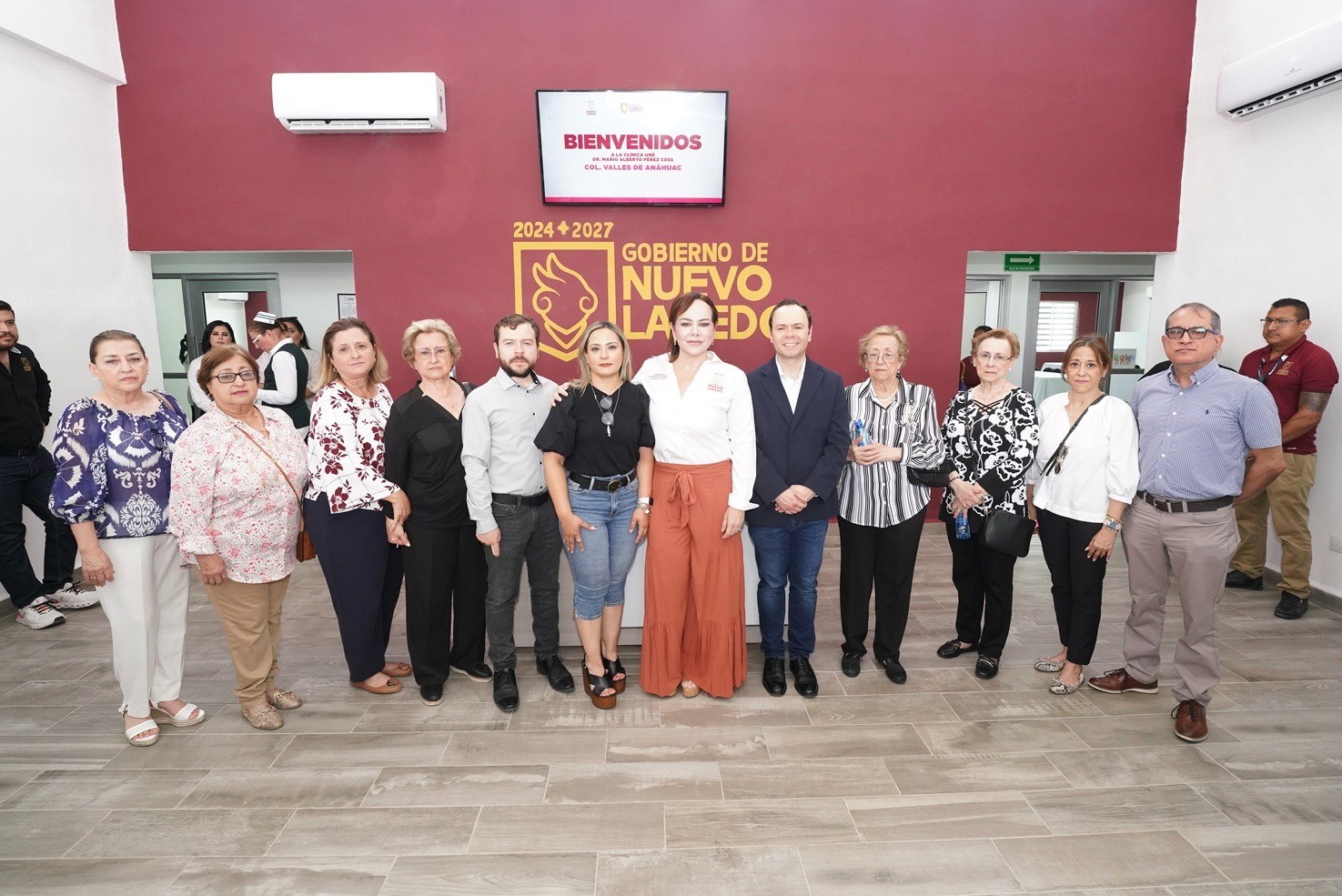 Inauguran clínica UNE en Valles de Anáhuac