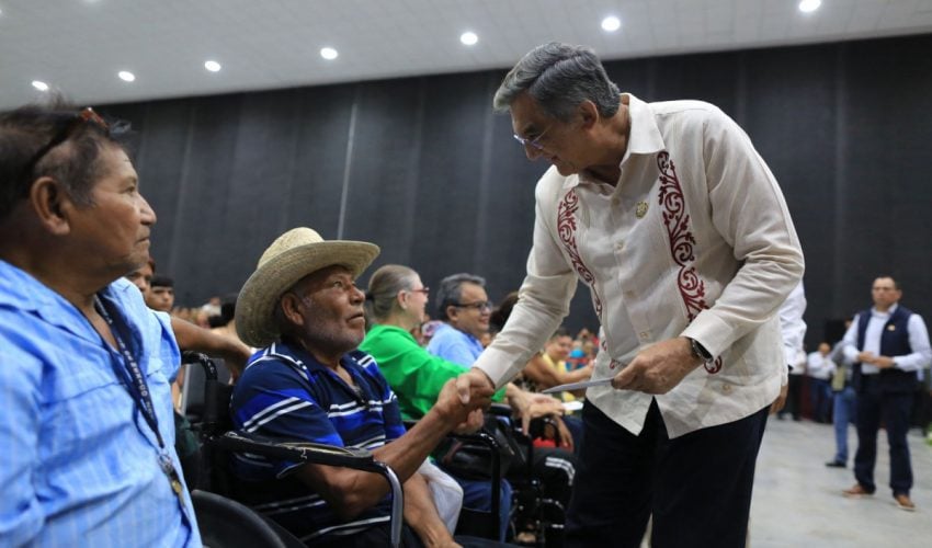 Encabeza Américo entrega de tarjetas de pensión para el bienestar a personas con discapacidad