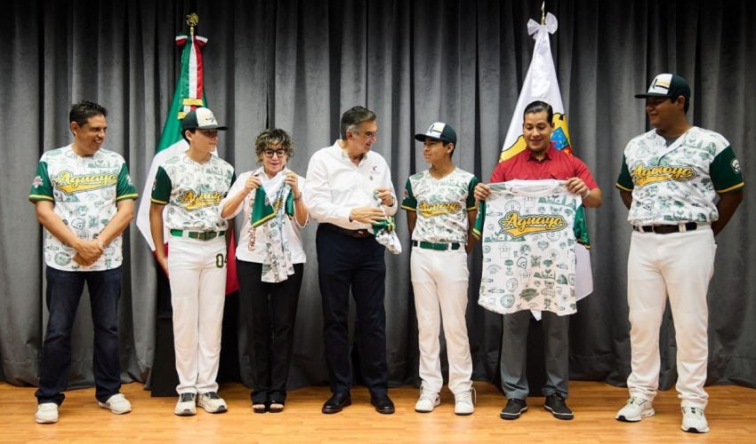 Abandera Américo VIllarreal liga de beis bol tamaulipeca que representará a México en Mundial