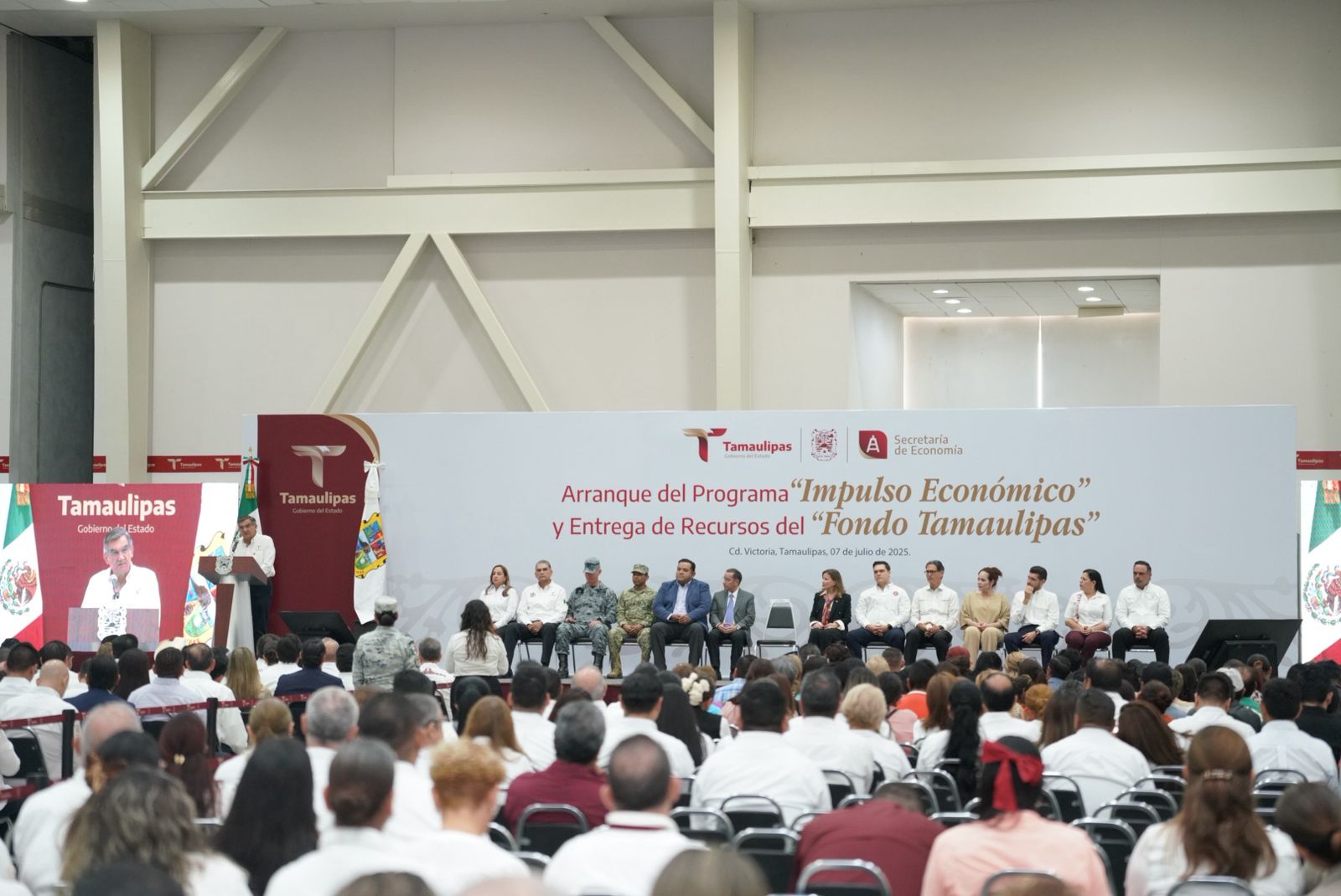 Américo impulsa el desarrollo económico con el apoyo a empresarios y emprendedores con más de mil mdp
