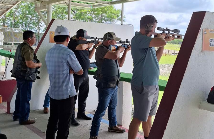 Celebra su 72 aniversario y rinde protesta directiva Club de Tiro Tamatán