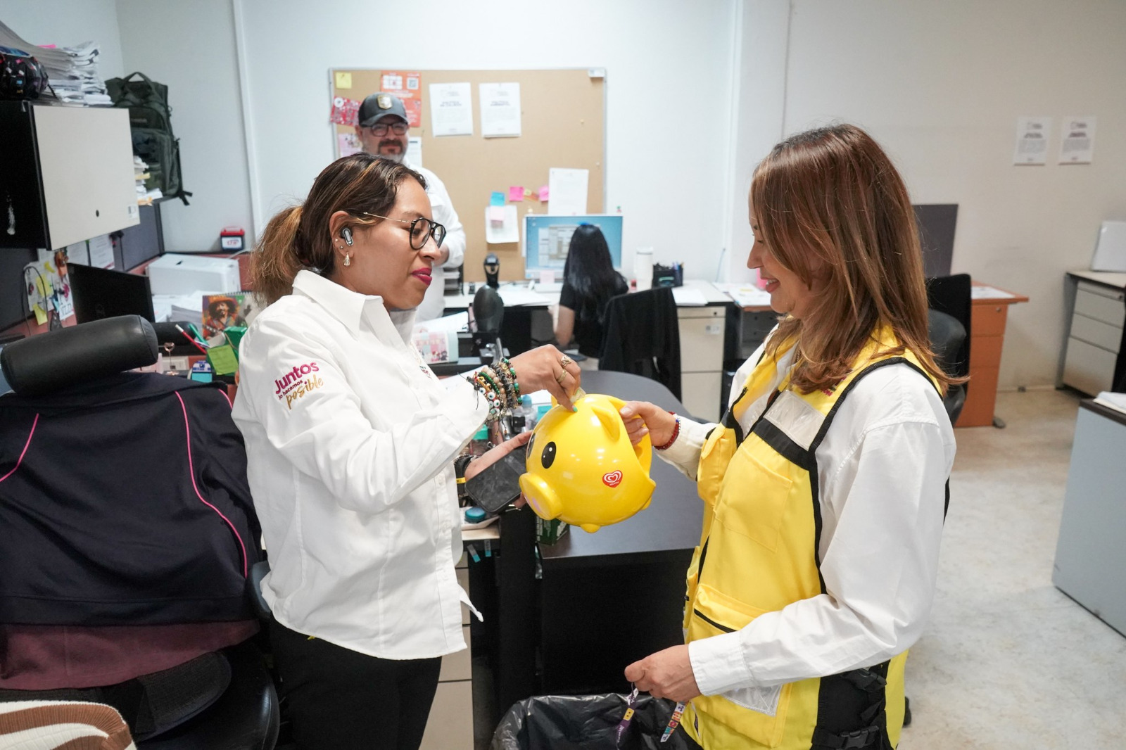 Alcaldesa y DIF se suman a colecta Teletón 2025