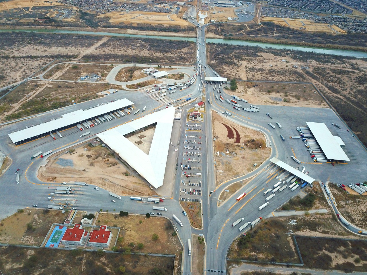 Aplicación de aranceles afecta operaciones comerciales en aduana; bajan 7%