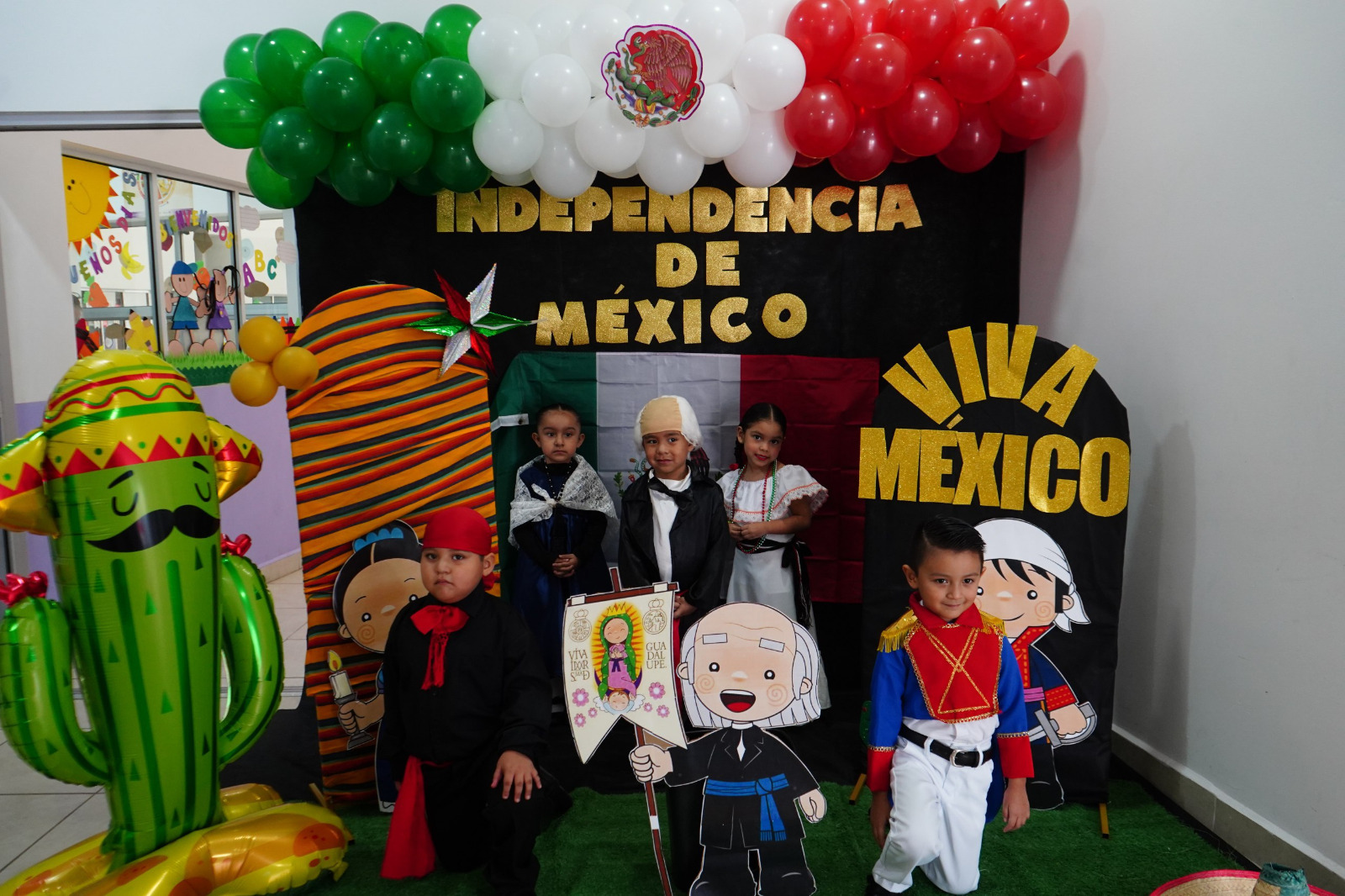 Alumnos de los centros educativos DIF conmemoran la Independencia con amor a México