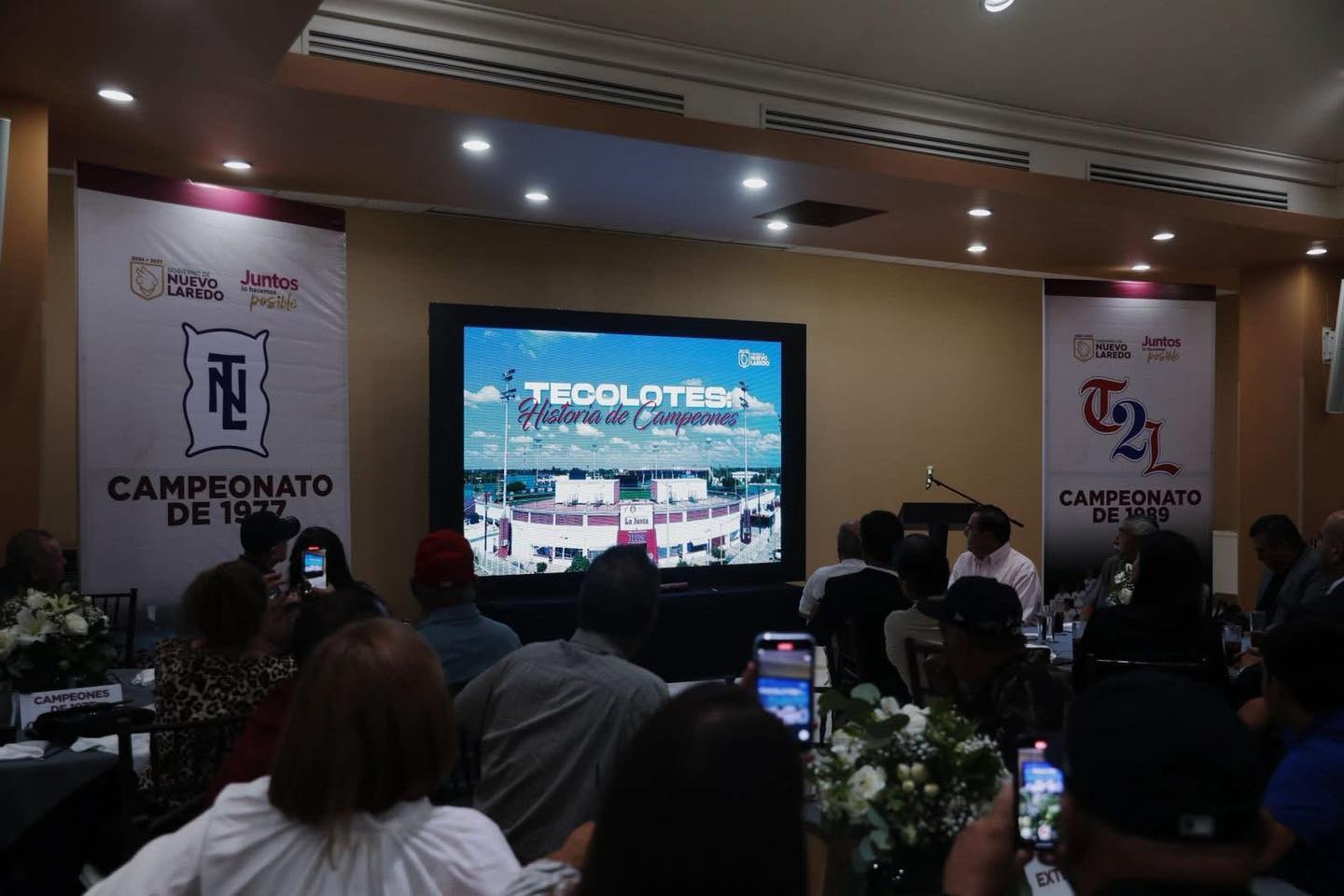 Tecolotes de Los Dos Laredos reciben homenaje del gobierno municipal