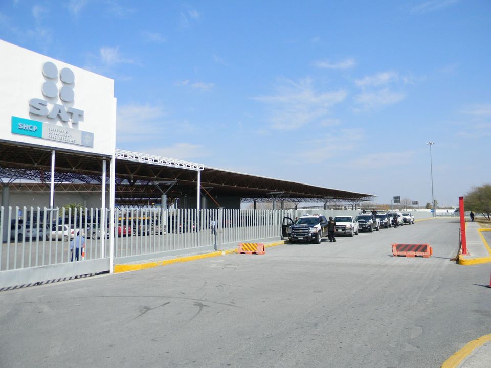 Negocia Caaarem con el SAT reducción de impacto por cancelación de patentes a agentes aduanales