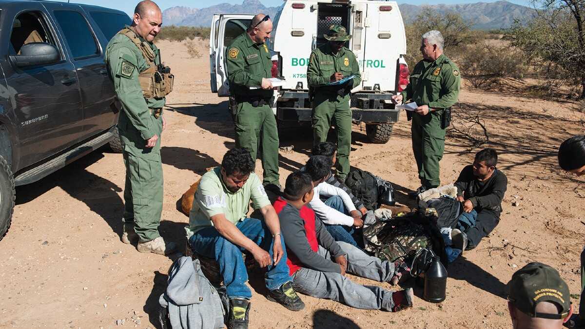 Texas deporta más mexicanos que California, de acuerdo al consulado de México