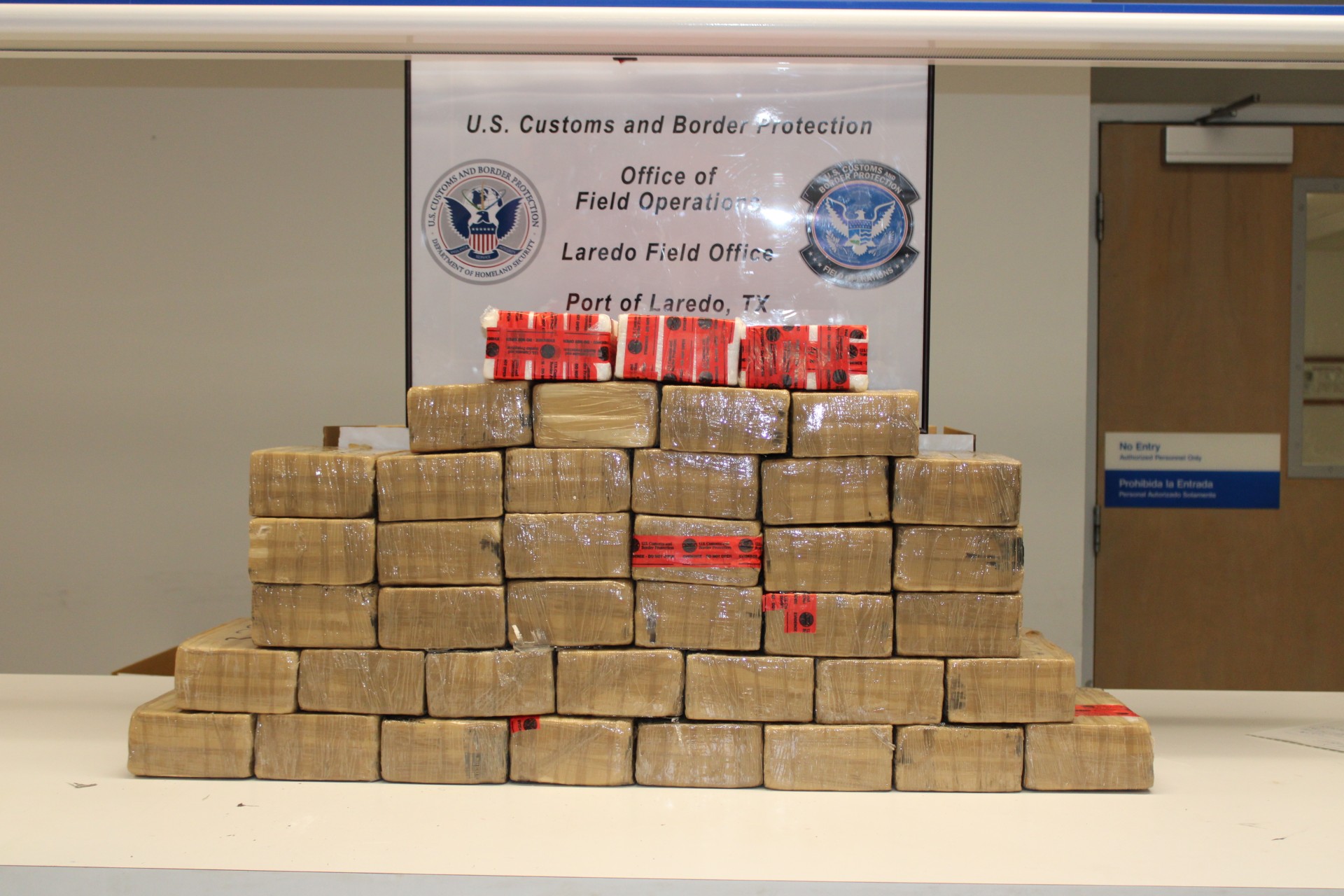 Nuevo decomiso de droga en puente Colombia/ Solidaridad; fueron 2.6 mdd