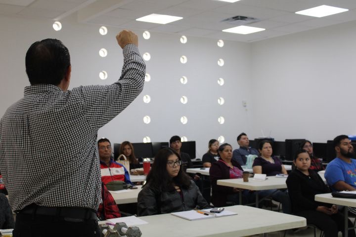 ‘Lanza tu negocio al éxito’  capacita a jóvenes emprendedores