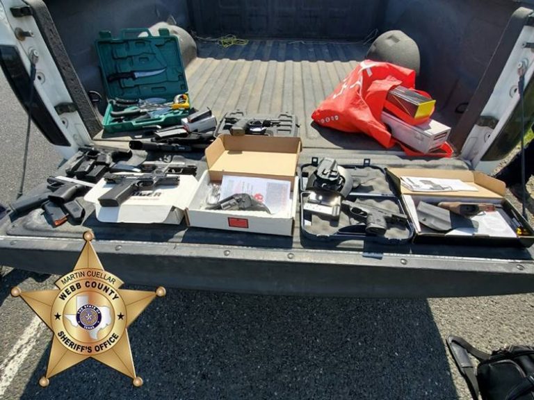 Decomisan en puente de Laredo 44 pistolas y 79 cargadores