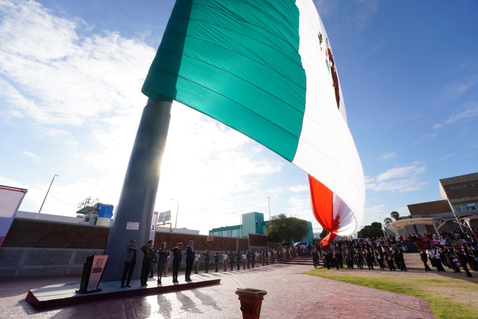 Ceremonia del Día de la Bandera confirma el orgullo nacional desde la frontera