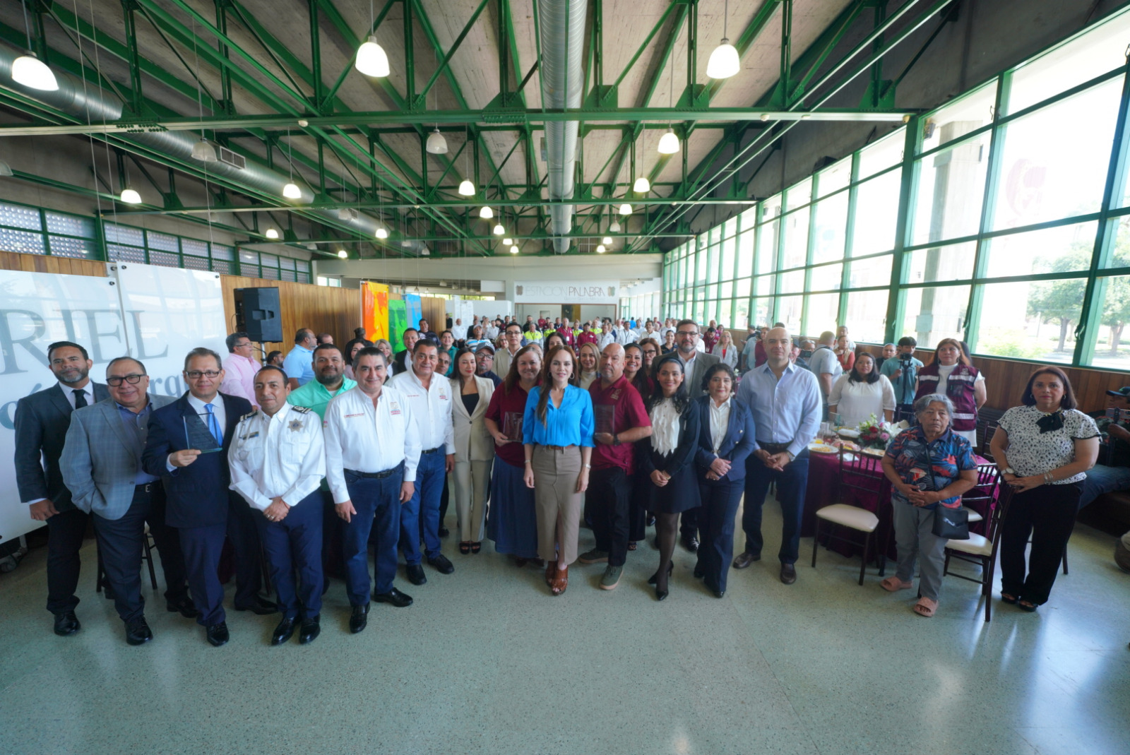 Entregan reconocimientos a trabajadores con más de 40 años de servicio al municipio