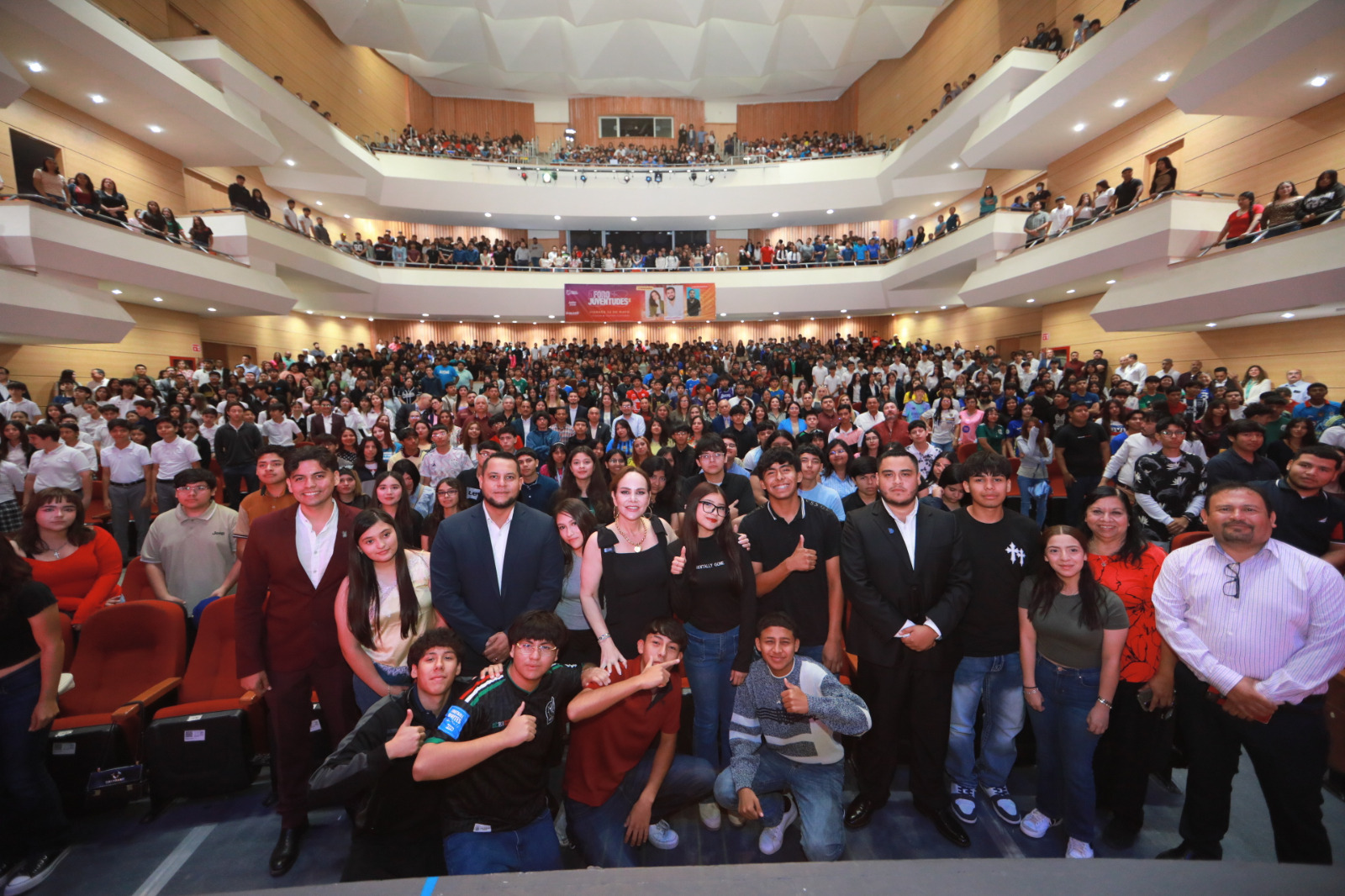 ‘Foro Juventudes’ reúne a más de mil 200 estudiantes; lo encabeza alcaldesa