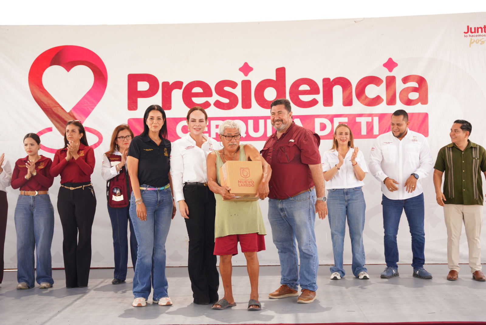 Familias de la Francisco Villa reciben apoyos y beneficios con el programa ‘Presidencia Cerquita de Tí’