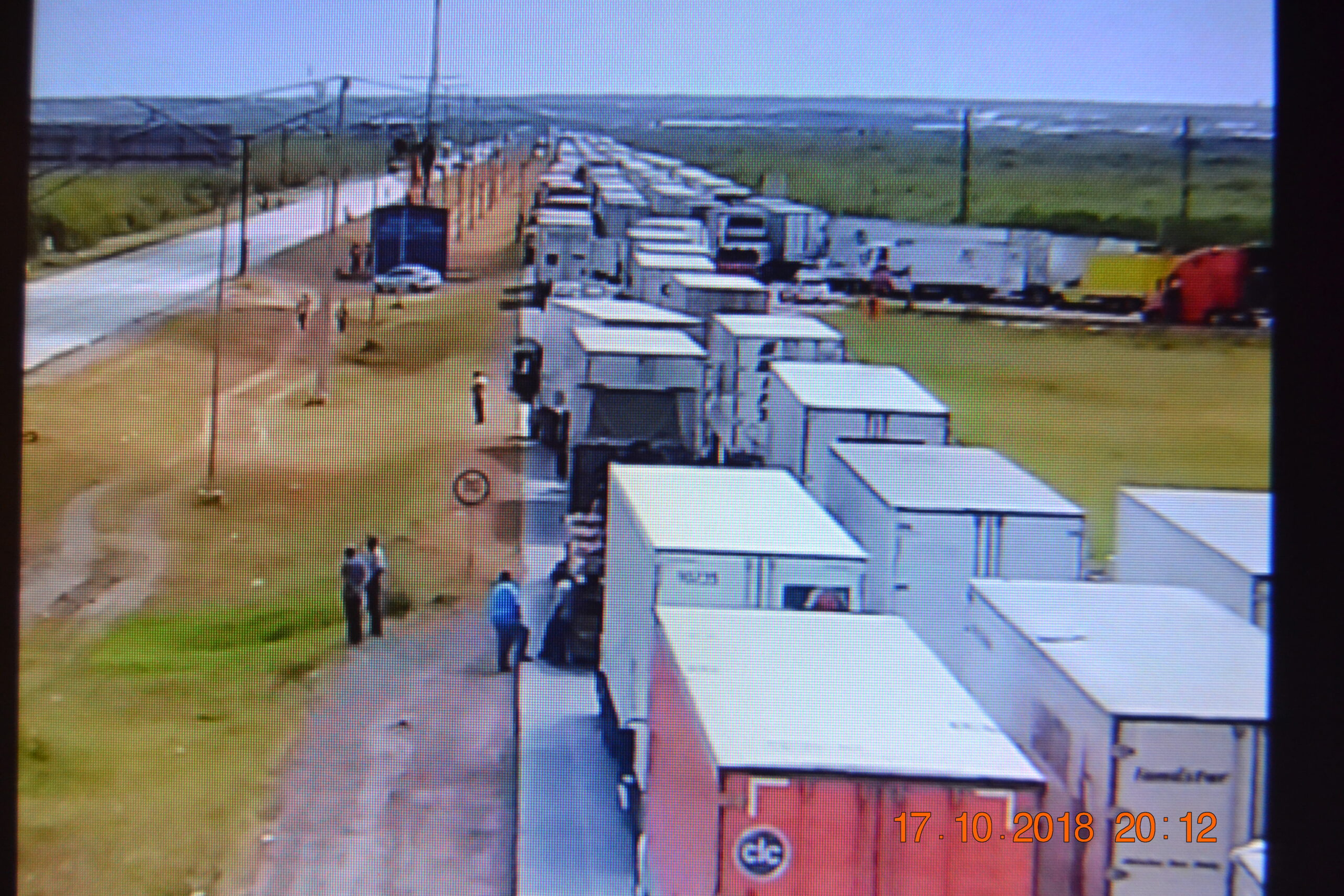 Pierden transportistas hasta dos horas al llegar a Monterrey