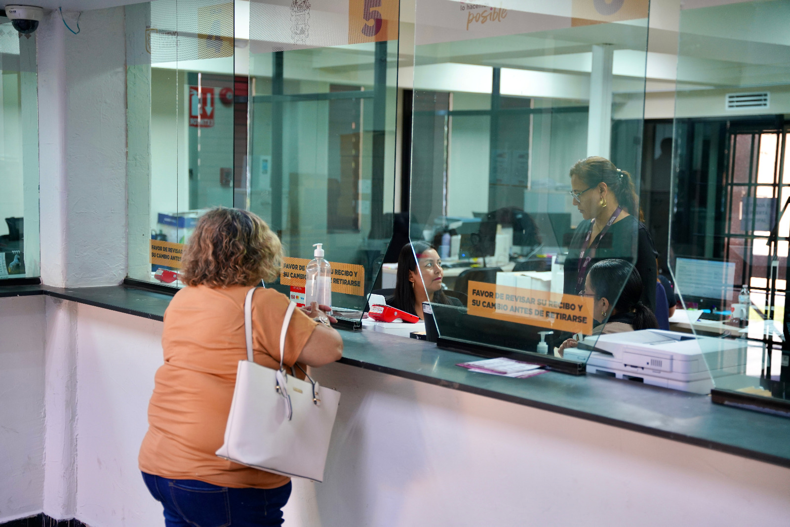 Ciudadanos responden al pago del impuesto predial