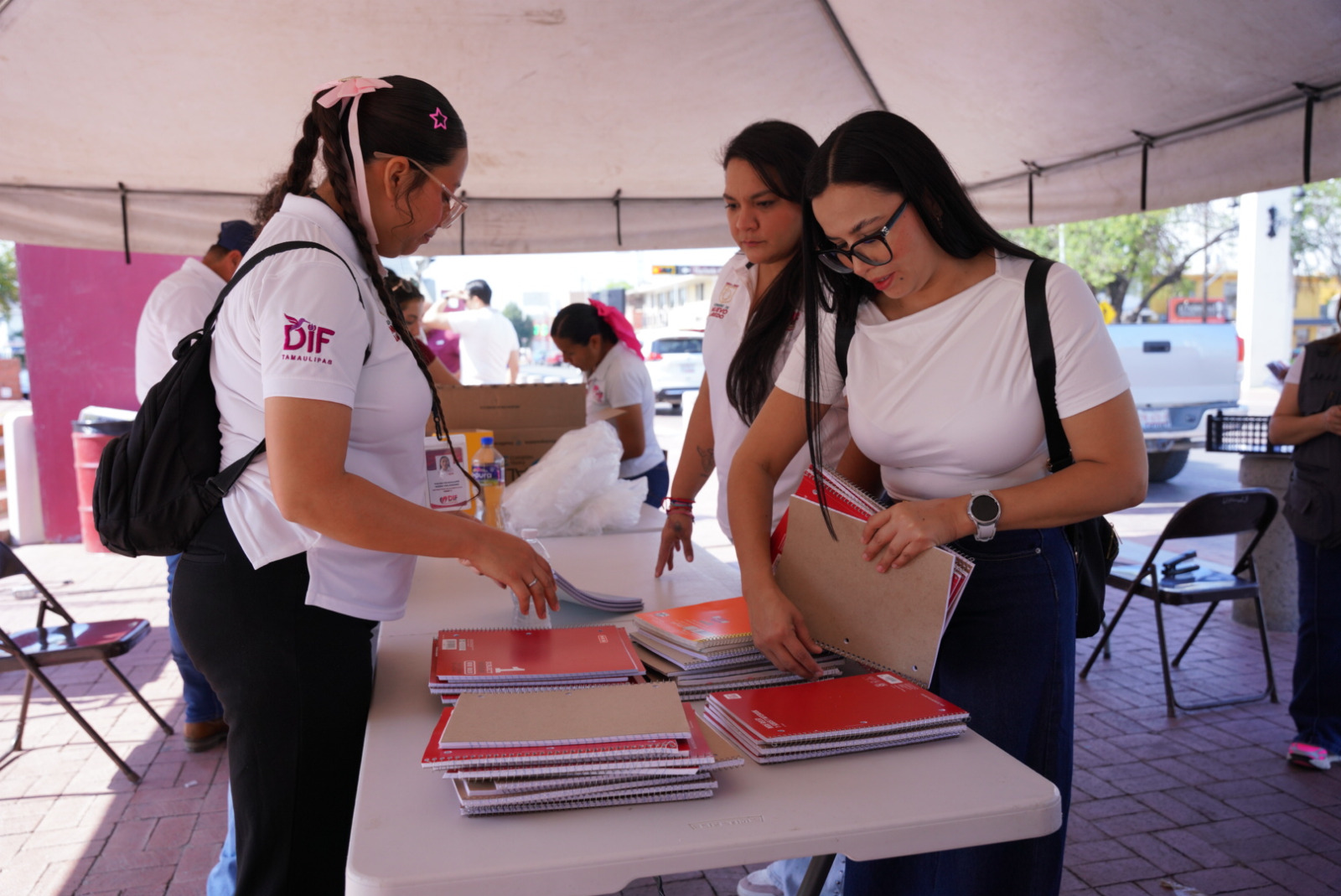 Empresas, ciudadanos y organismos se suman organizan escuelatón para llevar útiles escolares a familias de escasos recursos
