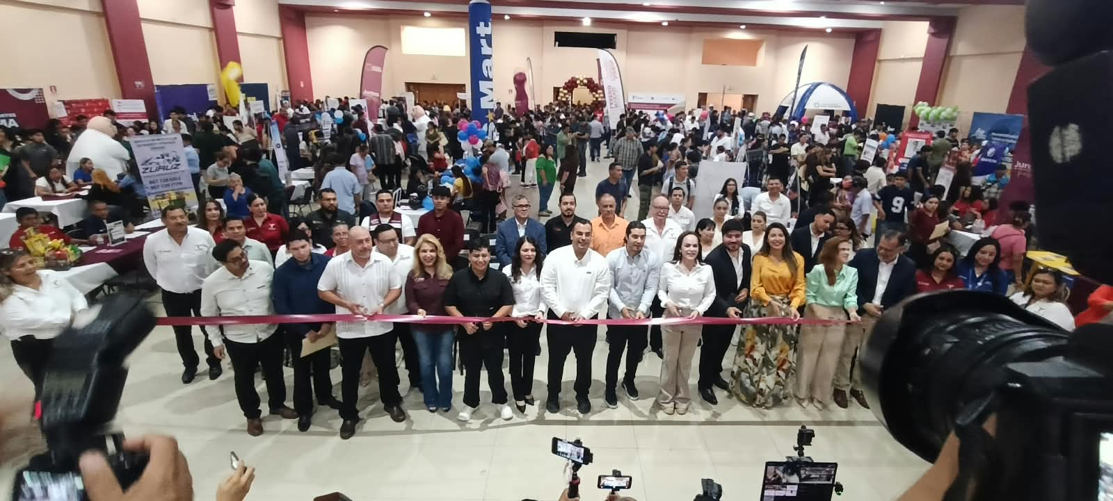 Inaugura secretario del trabajo Feria del Empleo para las juventudes