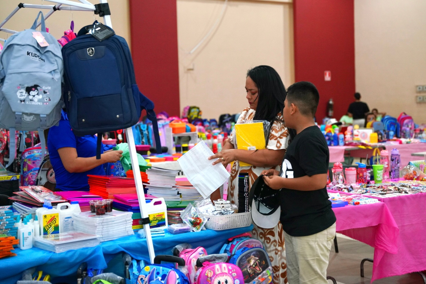 Instalan en el Viveros bazar de regreso a clases