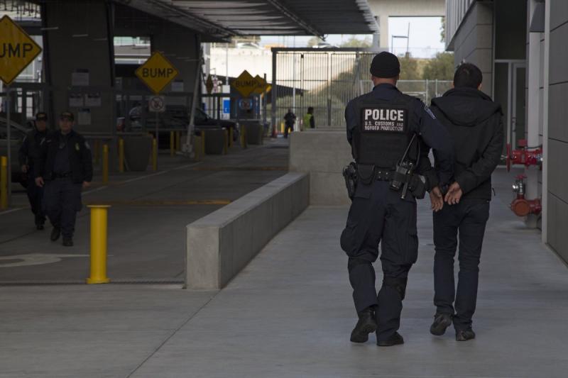 Detienen a sujeto en puente dos por abuso contra menor